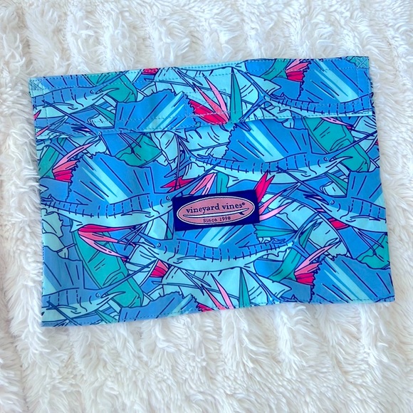 3T Vineyard Vine bathing suit with bag. - Picture 3 of 3